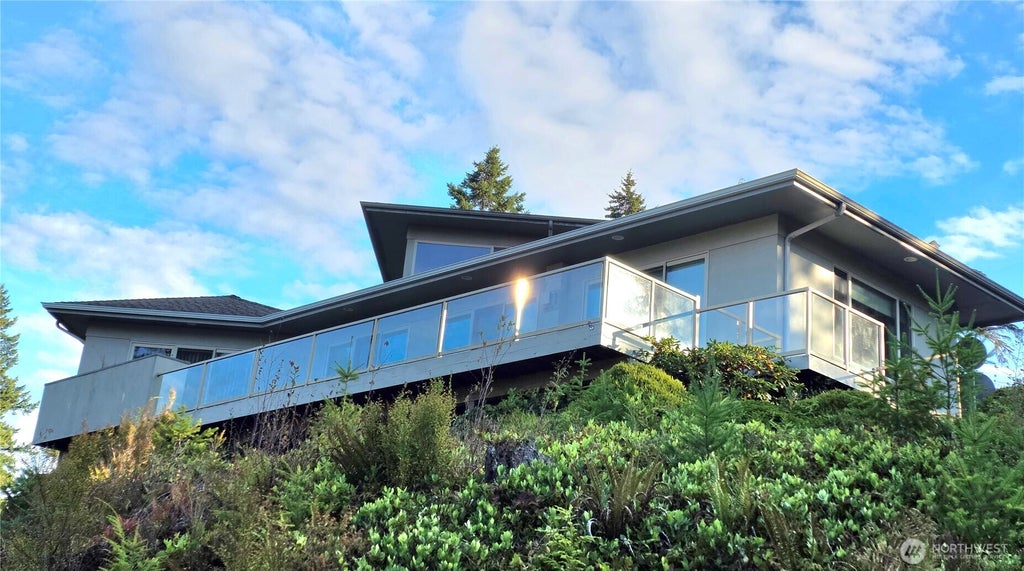 Photo of 152 Dunsmuir Rd RD, Port Ludlow, WA 98365 (MLS # 2585069)