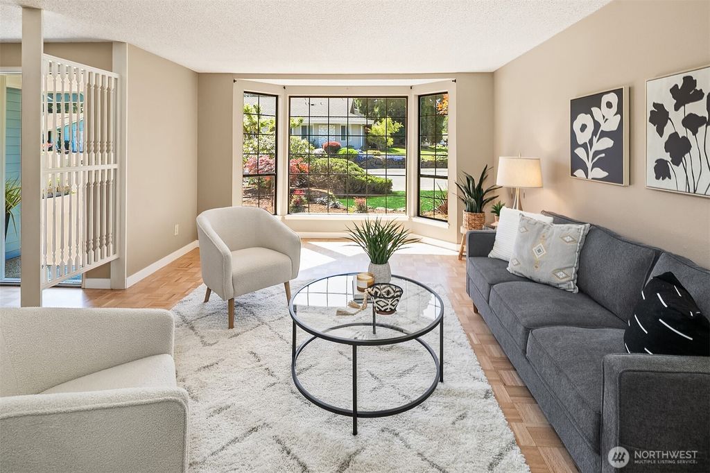 Photo of 14602 SE 165th Place, Renton, WA 98058 (MLS # 2518166)