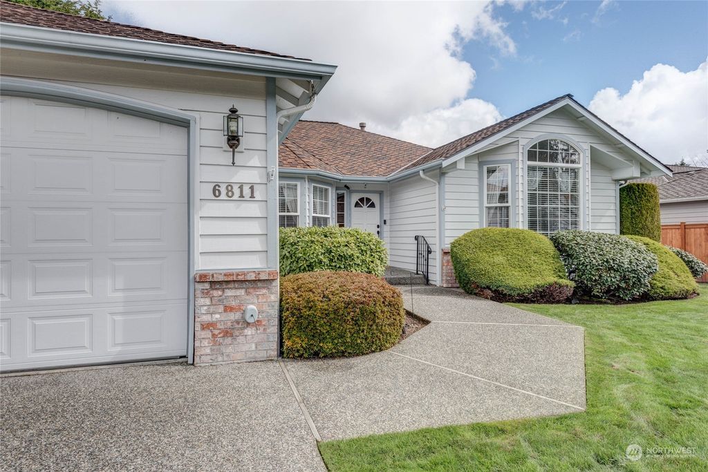 Photo of 6811 152nd Street SE, Snohomish, WA 98296 (MLS # 2051162)
