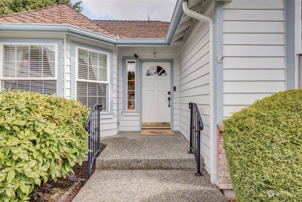 Photo of 6811 152nd Street SE, Snohomish, WA 98296 (MLS # 2051162)