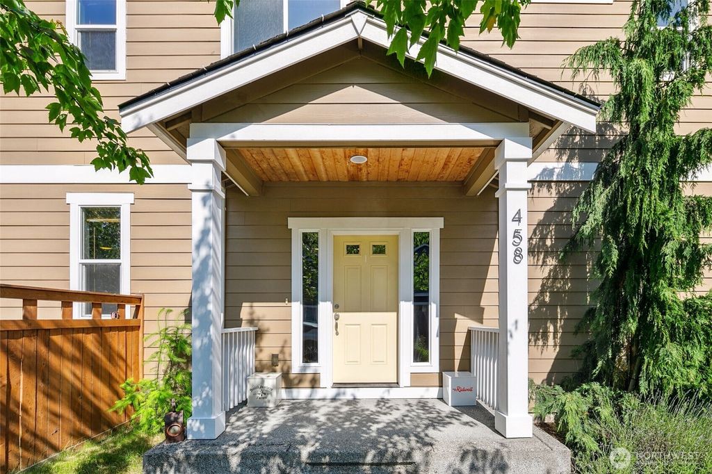 Photo of 458 SW 111th Place, Seattle, WA 98146 (MLS # 2388228)