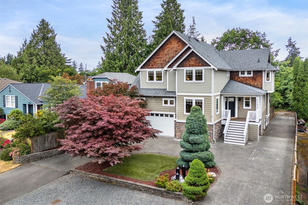 Photo of 11034 Phinney Avenue N, Seattle, WA 98133 (MLS # 2546998)