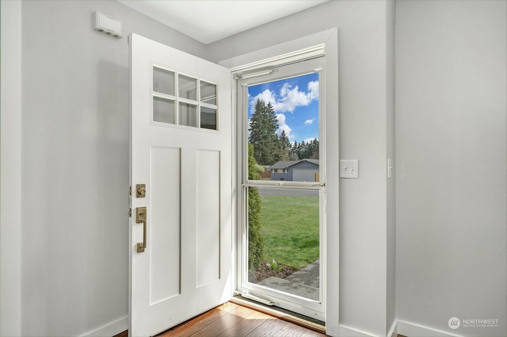 Photo of 13529 120th Avenue NE, Kirkland, WA 98034 (MLS # 2058171)