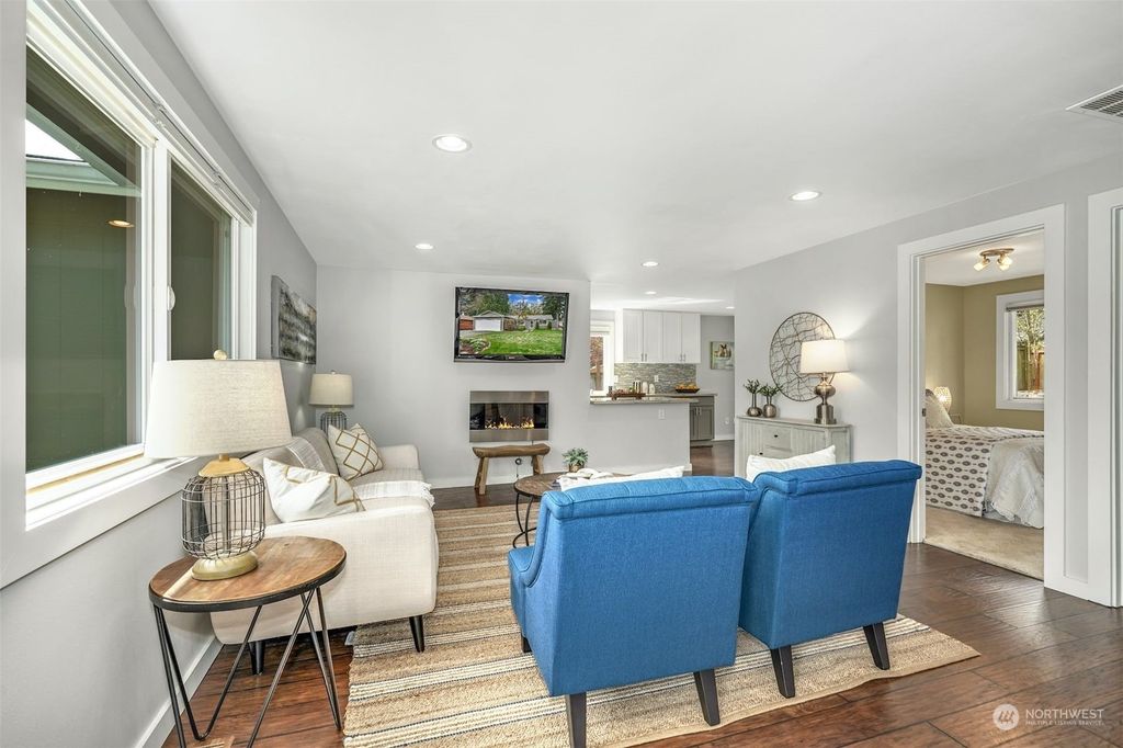 Photo of 13529 120th Avenue NE, Kirkland, WA 98034 (MLS # 2058171)