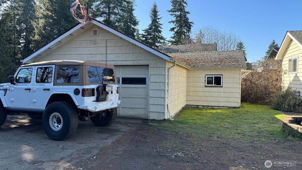 Photo of 351 NE 185th Street, Shoreline, WA 98155 (MLS # 2339879)
