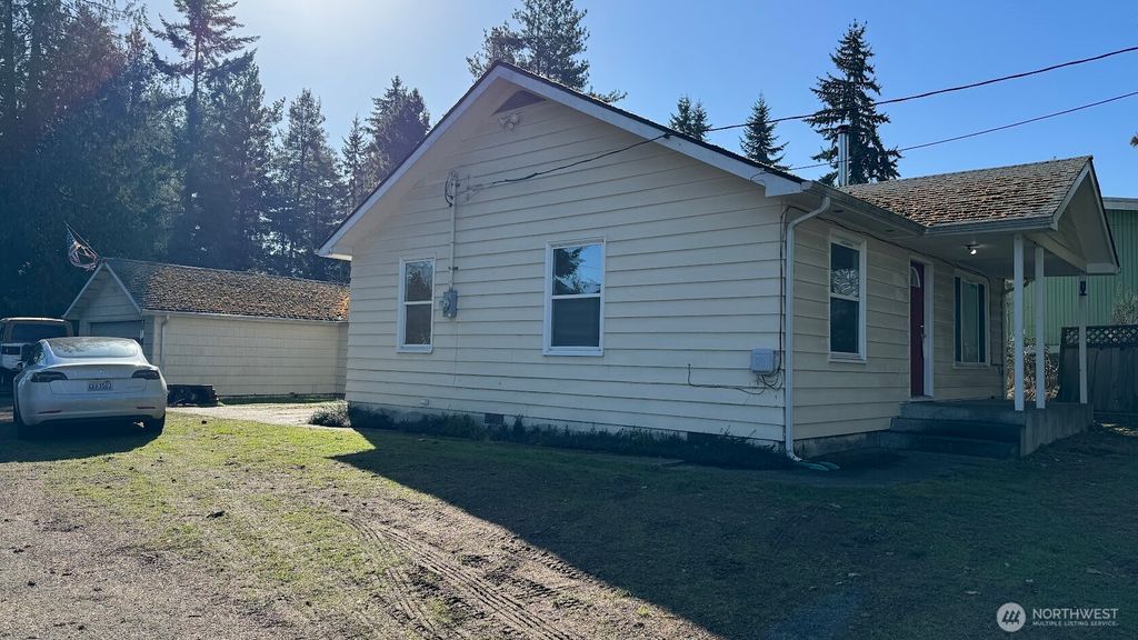 Photo of 351 NE 185th Street, Shoreline, WA 98155 (MLS # 2339879)
