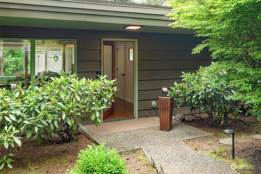 Photo of 12717 4th Avenue NW, Seattle, WA 98177 (MLS # 2236902)