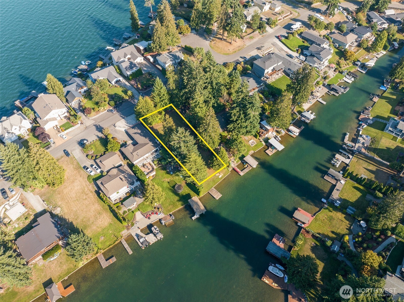 5004 Jenks Point Way E