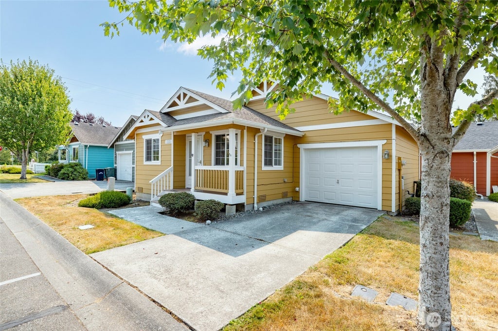 Photo of 1320 Wildflower Way, Sedro Woolley, WA 98284 (MLS # 2557485)