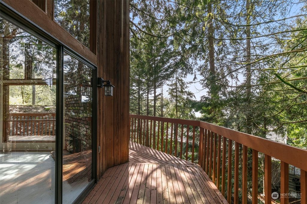 Photo of 1103 206th Avenue NE, Sammamish, WA 98074 (MLS # 2214556)