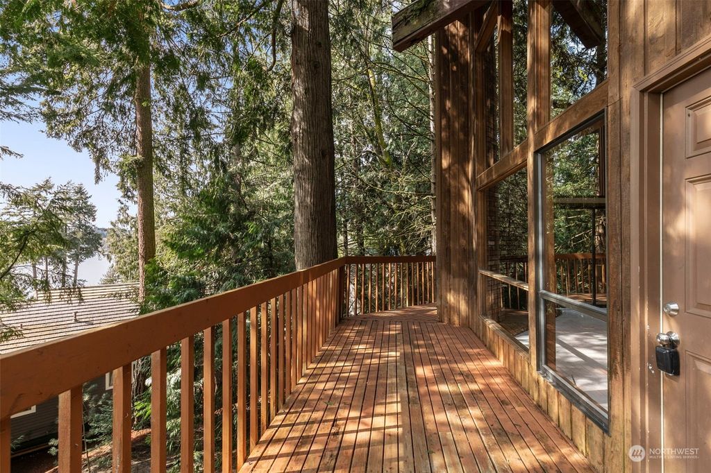 Photo of 1103 206th Avenue NE, Sammamish, WA 98074 (MLS # 2214556)