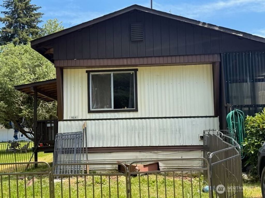 Photo of 818 D Street, Vader, WA 98593 (MLS # 2530825)