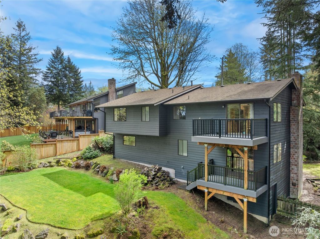 Photo of 4616 NE 201st Place, Lake Forest Park, WA 98155 (MLS # 2510469)
