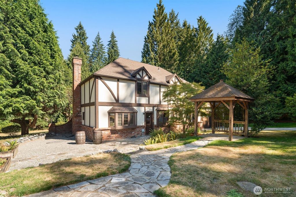 Photo of 23330 75th Avenue SE, Woodinville, WA 98072 (MLS # 2420048)