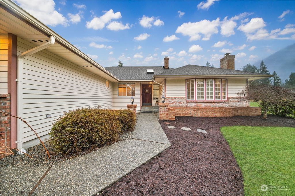 Photo of 25831 133rd Avenue NE, Arlington, WA 98223 (MLS # 2194499)