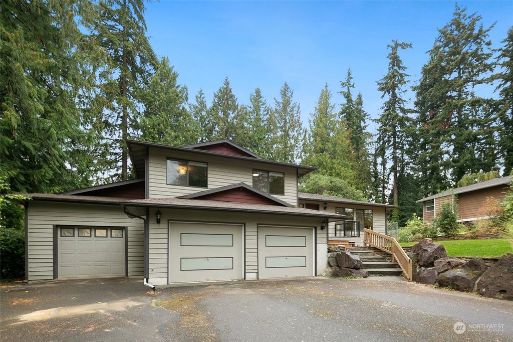 Photo of 20520 25th Avenue W, Lynnwood, WA 98036 (MLS # 2012114)