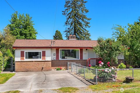 Photo of 16022 11th Avenue SW, Burien, WA 98166 (MLS # 2534033)