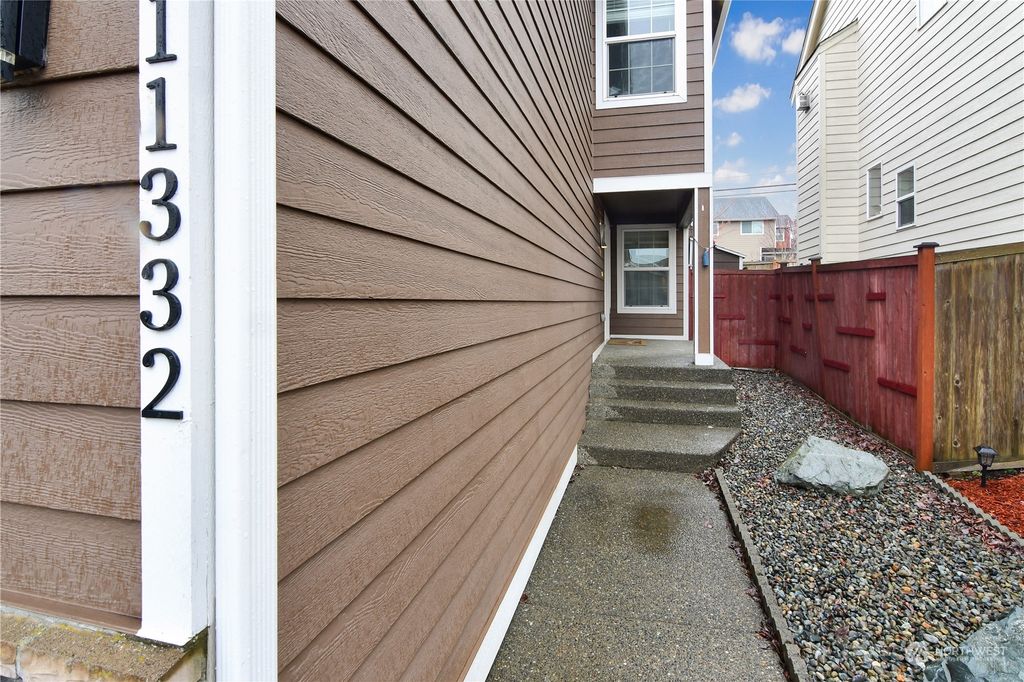 Photo of 11332 SE 193rd Place, Kent, WA 98031 (MLS # 2201357)