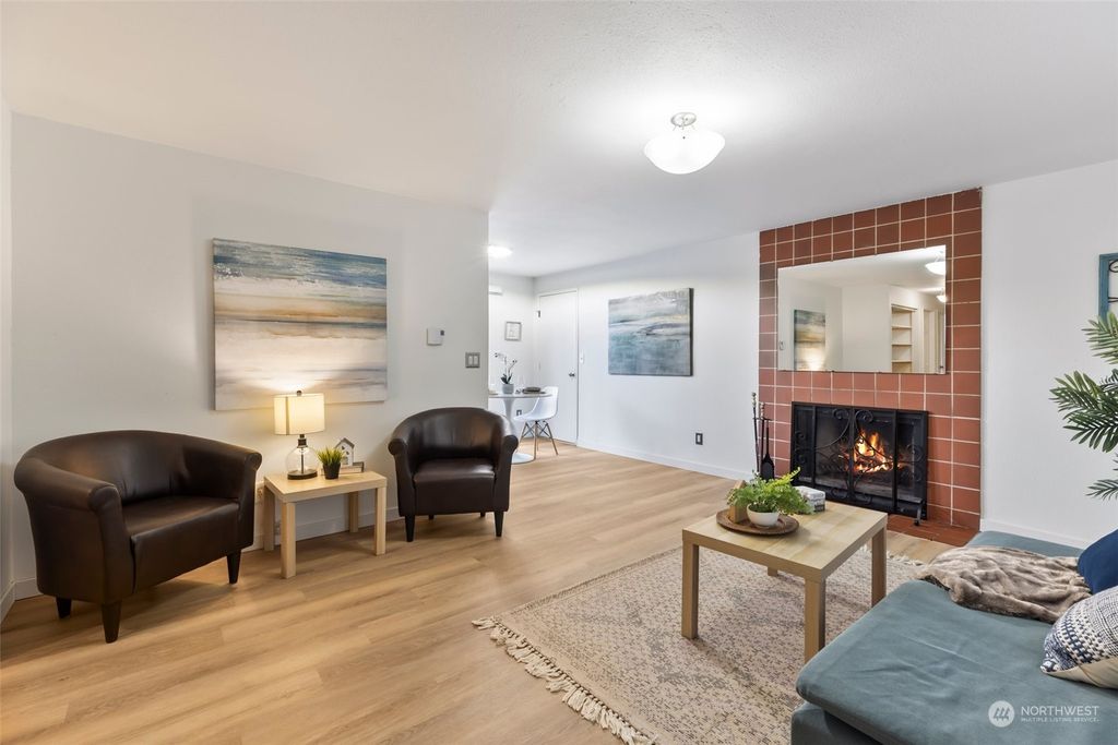 Photo of 14110 9th Place S, Burien, WA 98168 (MLS # 2191193)