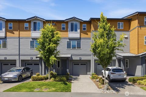 Photo of 19324 35th Dr DR SE #E, Bothell, WA 98012 (MLS # 2542770)