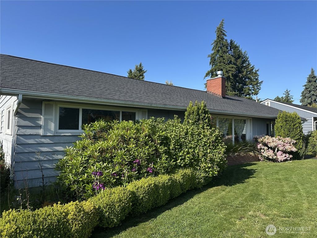 Photo of 2403 7th Street, Everett, WA 98201 (MLS # 2386986)