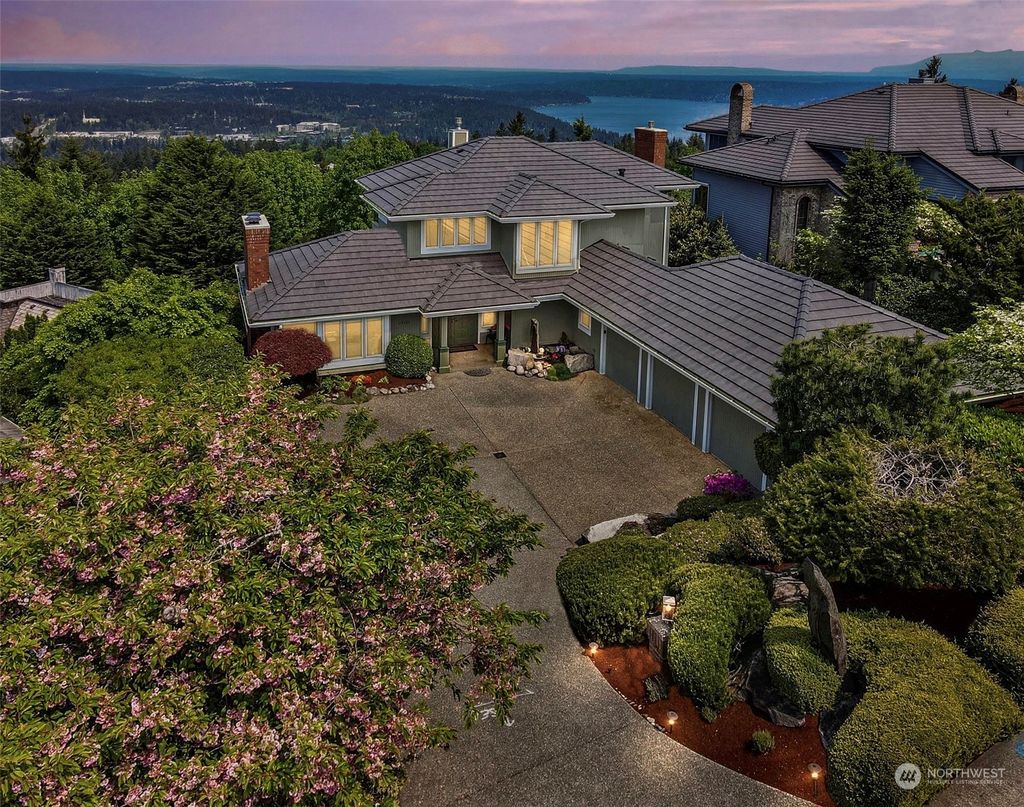 Photo of 15352 SE 53rd Street, Bellevue, WA 98006 (MLS # 2070592)