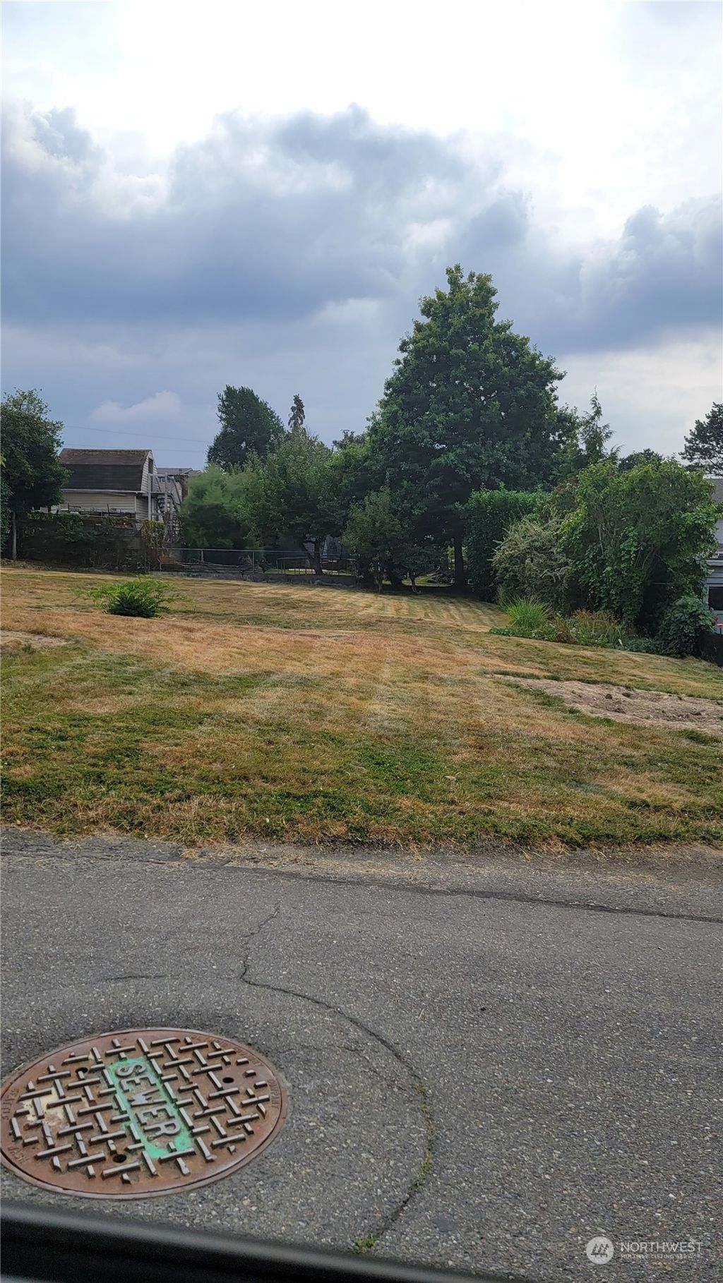 Photo of 1015 N 32nd Street, Renton, WA 98056 (MLS # 1996906)