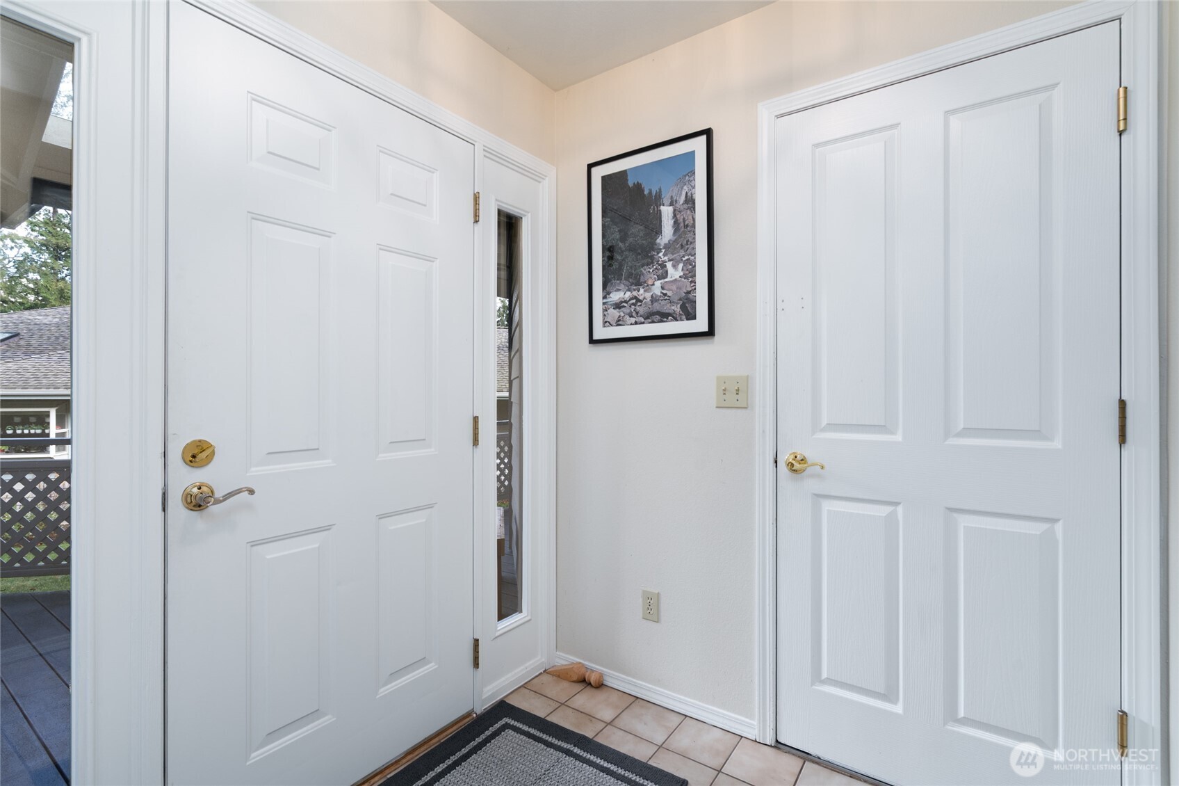 2108 Creekside Circle