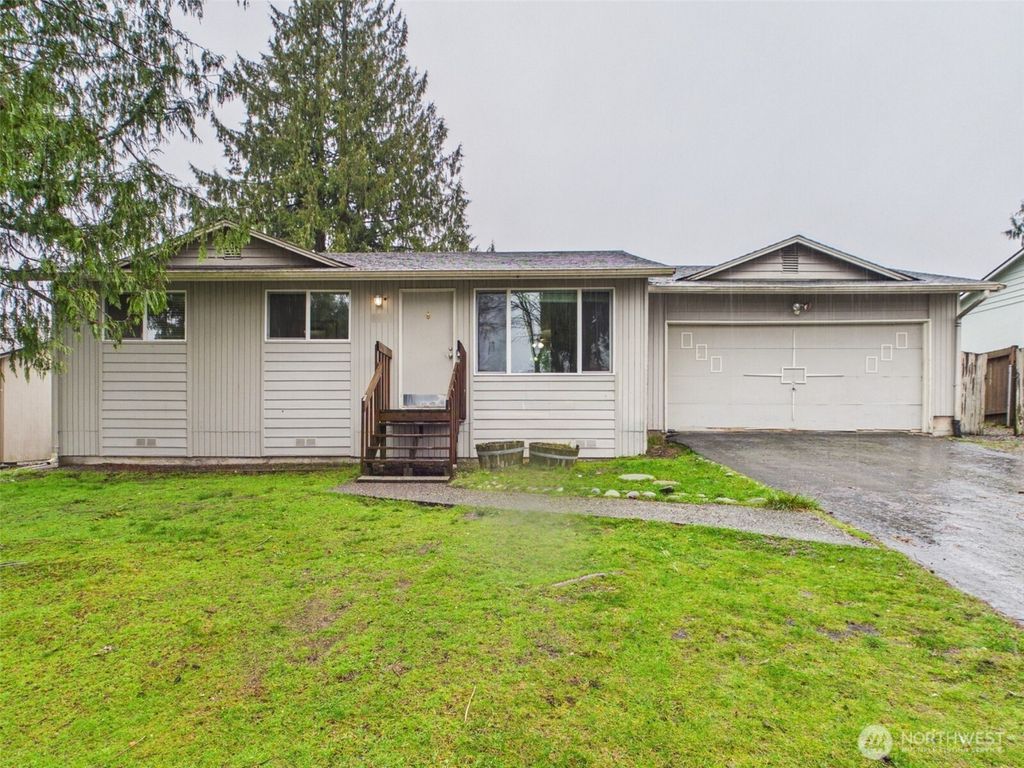 Photo of 8911 14th Place SE, Lake Stevens, WA 98258 (MLS # 2494461)