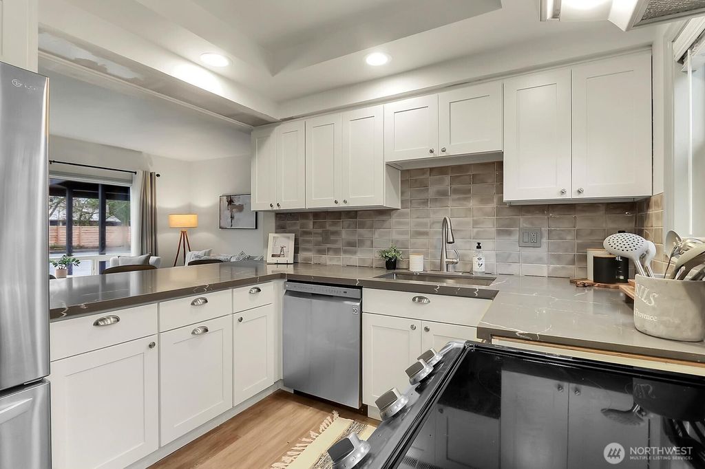 Photo of 1021 Walnut Street, Edmonds, WA 98020 (MLS # 2478803)