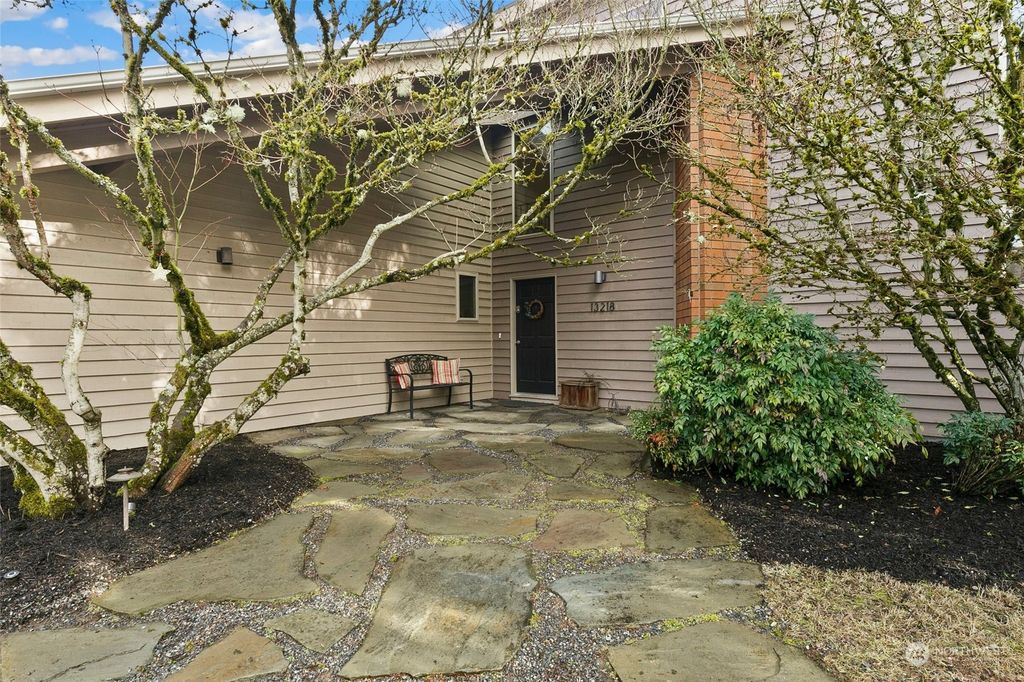 Photo of 13218 NE 115th Court, Redmond, WA 98052 (MLS # 2192740)