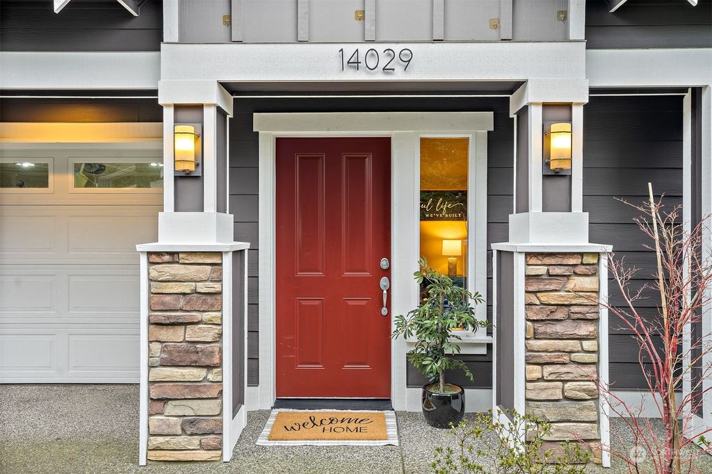 Photo of 14029 9th Place W, Lynnwood, WA 98087 (MLS # 2192136)