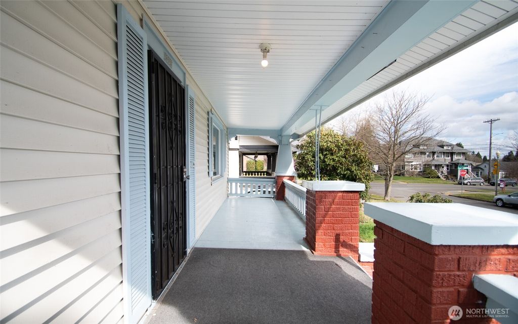 Photo of 1208 S Ainsworth Avenue, Tacoma, WA 98405 (MLS # 2492630)