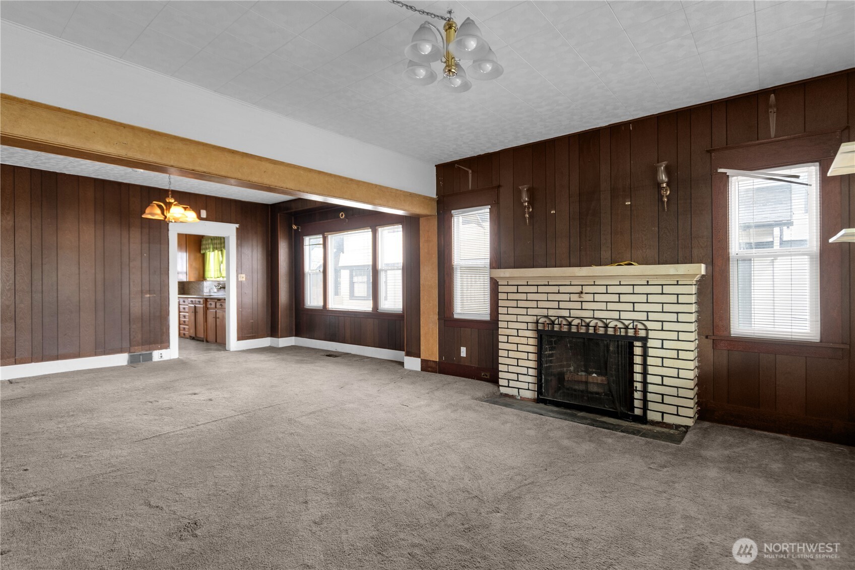 1208 S Ainsworth Avenue