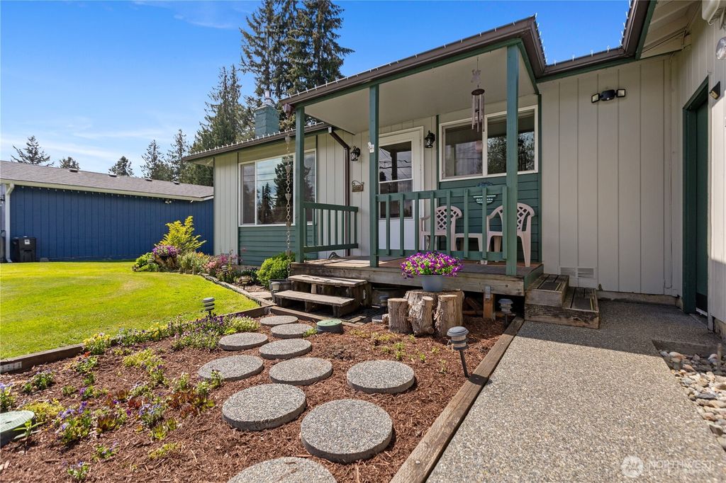 Photo of 12114 38th Avenue NE, Marysville, WA 98271 (MLS # 2360307)