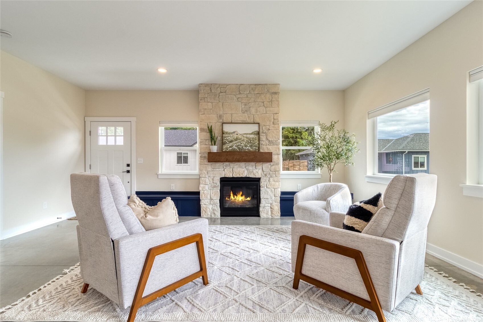 2136 Solara Lane