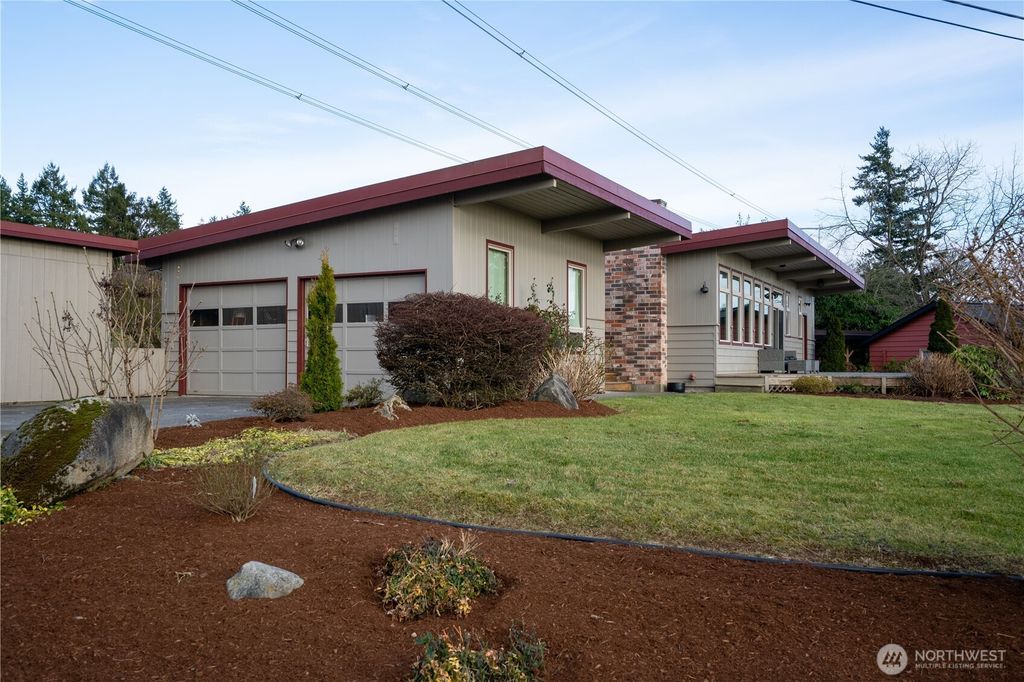 Photo of 634 Allan Street, Blaine, WA 98230 (MLS # 2485603)