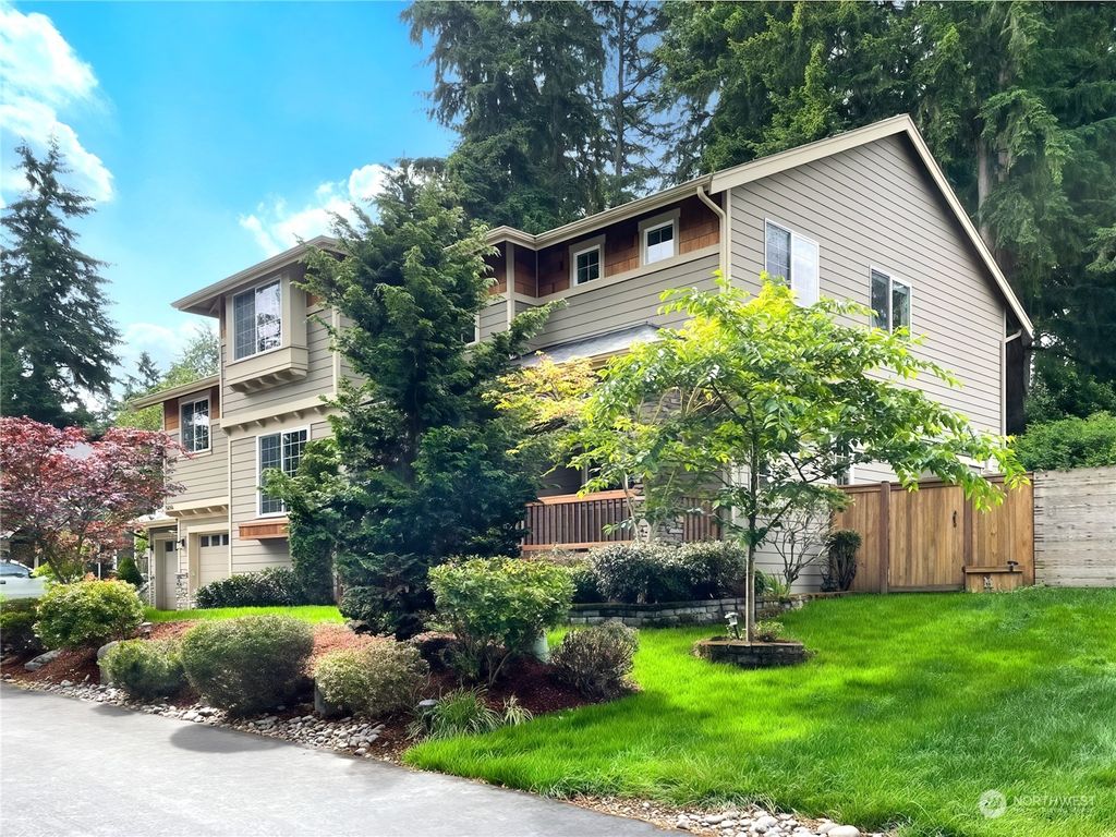 Photo of 15834 74th Avenue NE, Kenmore, WA 98028 (MLS # 2259283)