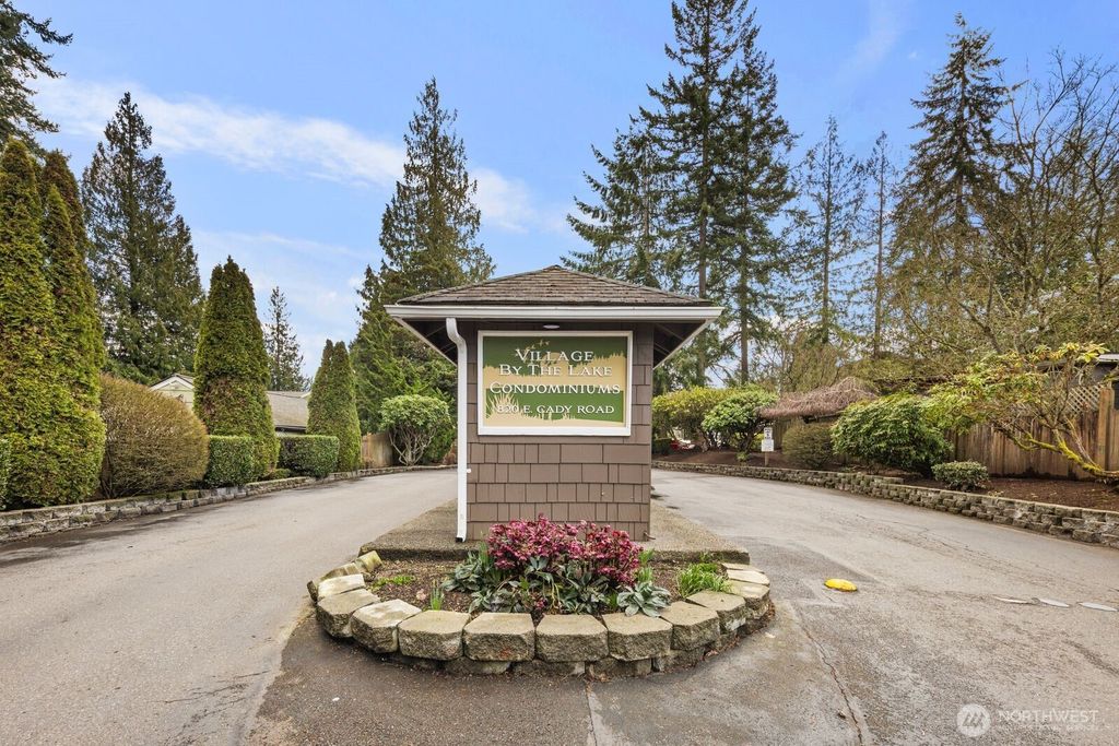 Photo of 820 Cady Road #B305, Everett, WA 98203 (MLS # 2482278)