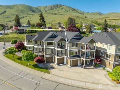 Photo of 230 E Furnham Ave Ave #C3, Chelan, WA 98816 (MLS # 2513690)