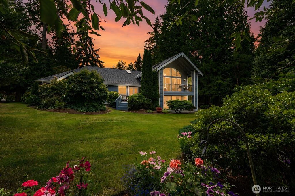 Photo of 8850 Bald Eagle Drive, Blaine, WA 98230 (MLS # 2547974)