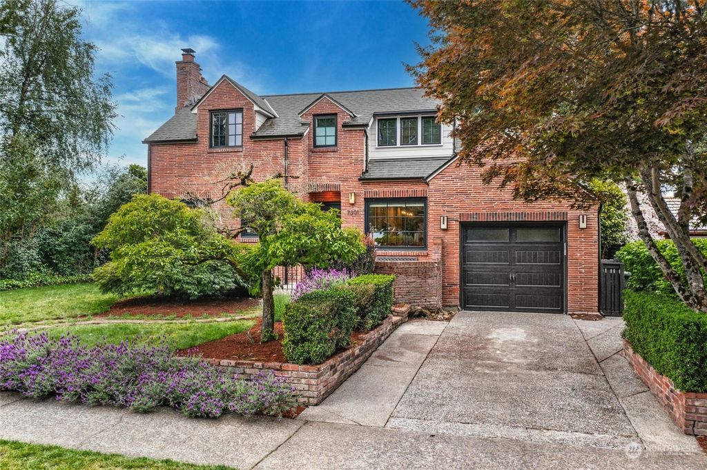 Photo of 7301 50th Avenue NE, Seattle, WA 98115 (MLS # 2245190)