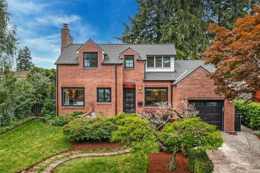 Photo of 7301 50th Avenue NE, Seattle, WA 98115 (MLS # 2245190)