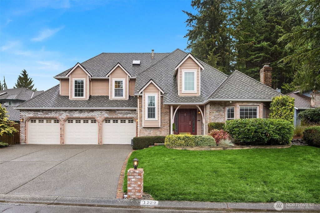 Photo of 1229 142nd Place SE, Mill Creek, WA 98012 (MLS # 2588808)