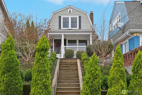 Photo of 3141 Broadway E, Seattle, WA 98102 (MLS # 2487773)