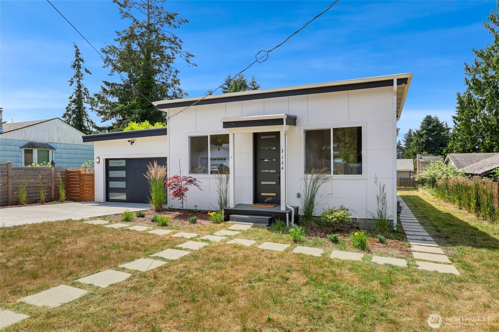 3124 Oas Drive W