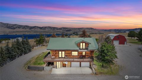 Photo of 46575 Meadowlark Lane, Grand Coulee, WA 99133 (MLS # 2408529)