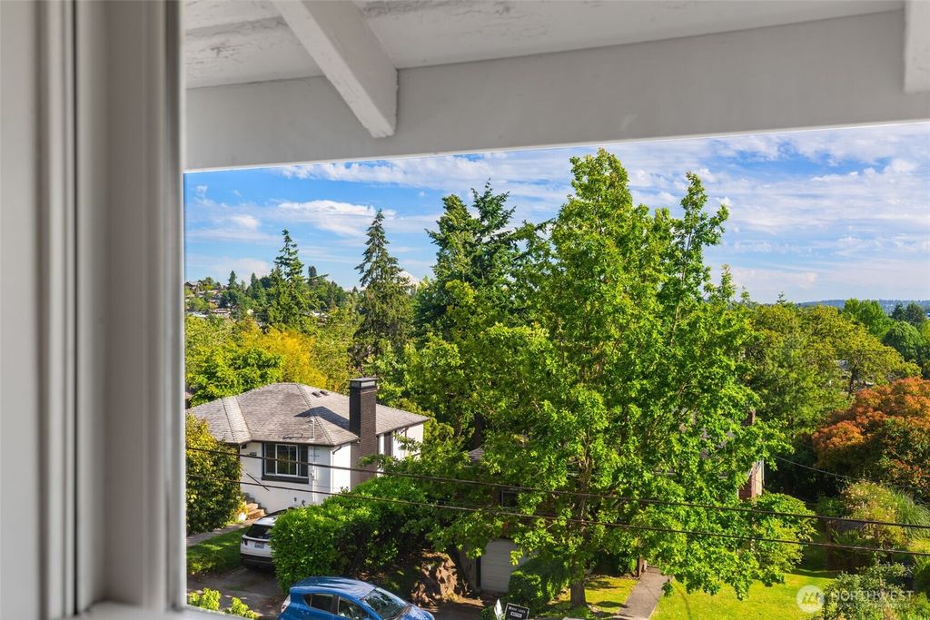 listing image 9362461119228796976