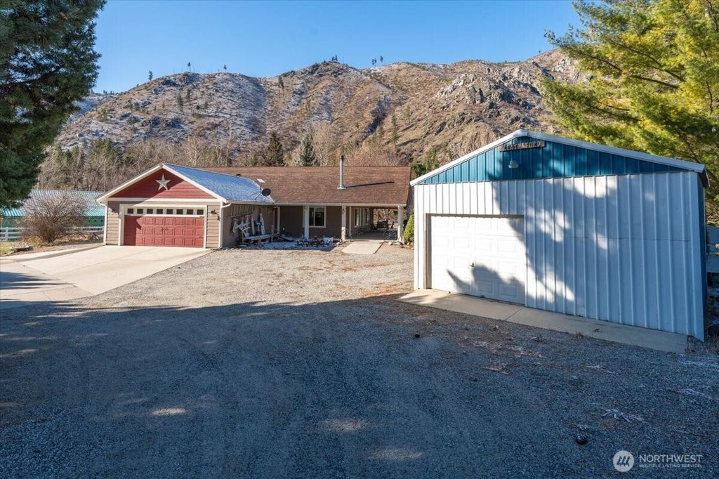 Photo of 12821 Entiat River Road, Entiat, WA 98822 (MLS # 2483899)