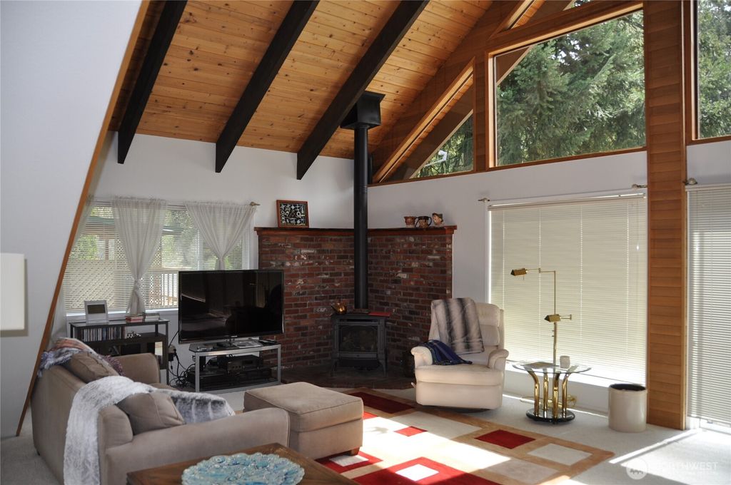 Photo of 330 Pebble Beach Drive, Cle Elum, WA 98922 (MLS # 2496816)